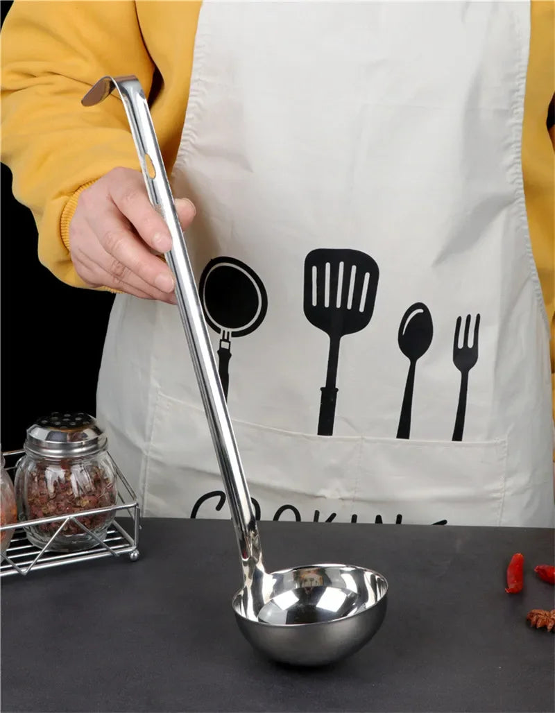 Durable soup ladle – long handle, big round scoop, ideal for kitchen and buffet use.