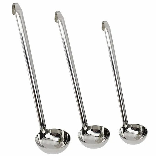 Durable soup ladle – long handle, big round scoop, ideal for kitchen and buffet use. A breathe of home