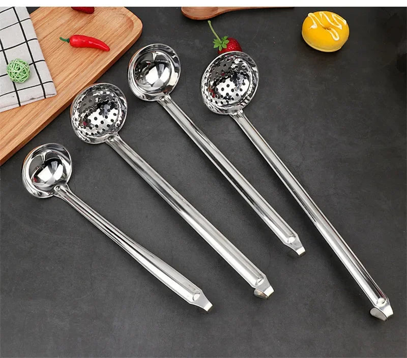 Durable soup ladle – long handle, big round scoop, ideal for kitchen and buffet use.