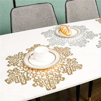 New Snowflakes PVC Hollow Anti-scalding Insulation Pad Table Bowl Mats Home Christmas Decor Heat Resistant Placemat Dining Table A breathe of home